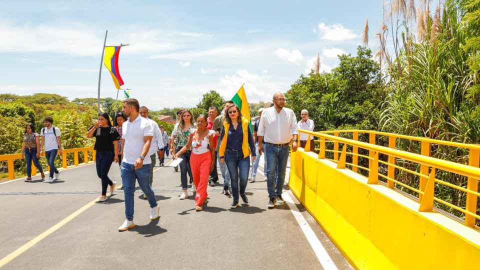 Prosperidad Social entrego puente vehicular en Bugalagrande Valle del Cauca