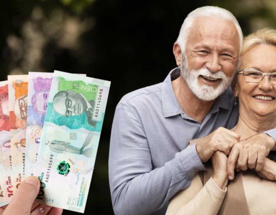 Imagen de dos adultos mayores, Colombia Mayor: Aumento de 223.800 pesos colombianos mensuales, Reforma Pensional, dinero colombiano