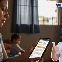 Imagen de madre leyendo en su celular la guía para saber si recibirás el dinero de IMG e imagen de Wintor ABC