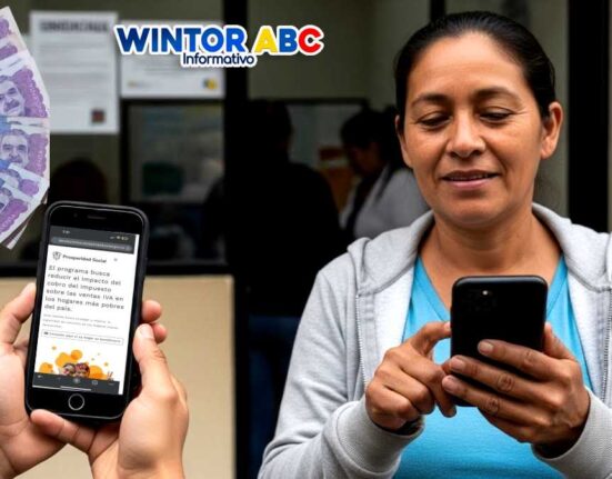 Imagen de una madre leyendo en su celular que continuará el subsidio IVA