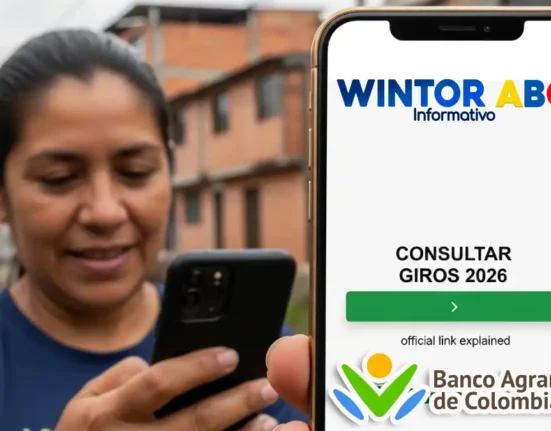 imagen de madre verificando el link oficial explicado