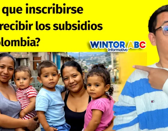 Imagen de madres con sus hijos y Wintor ABC sobre inscribirse