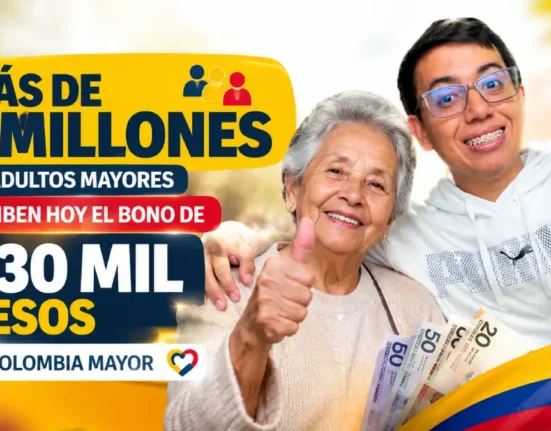 Imagen de adultos mayores que reciben 230 mil