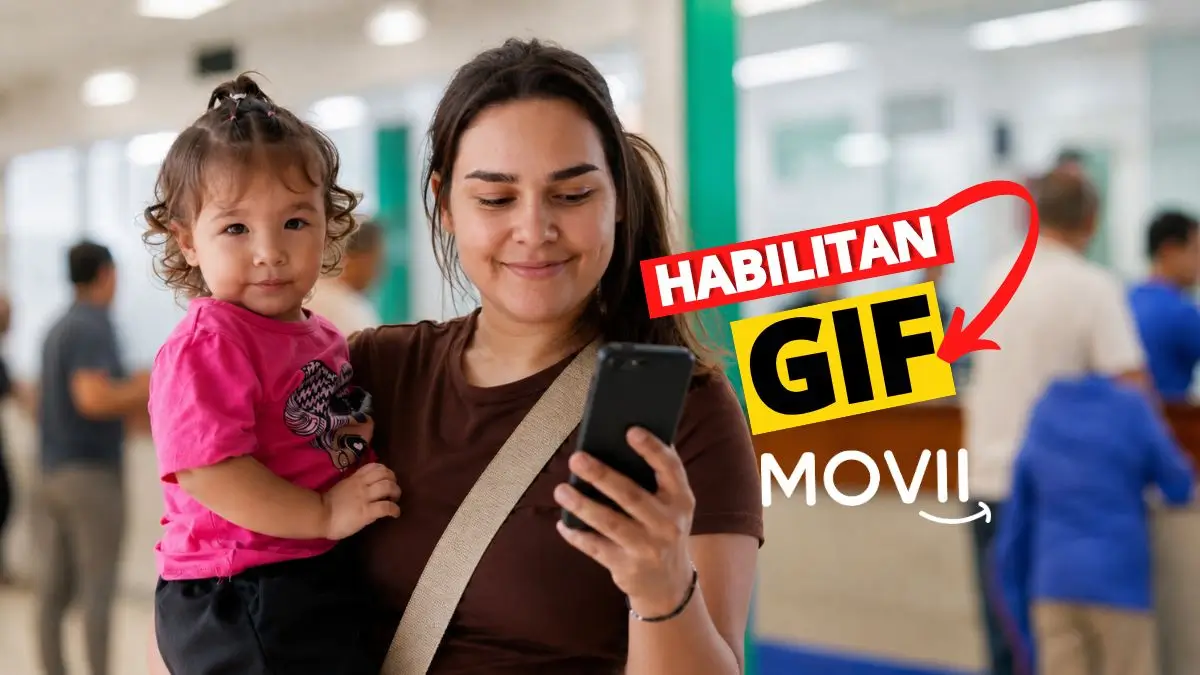 Prosperidad Social habilita el GIF para registro de cuenta o billetera digital 1 Madre colombiana con su bebé revisa en el celular el registro del GIF para recibir subsidios.