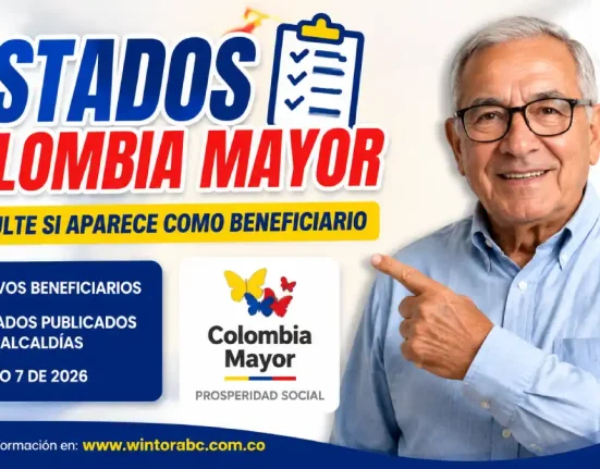 Adulto mayor consultando los listados de beneficiarios activos del programa Colombia Mayor