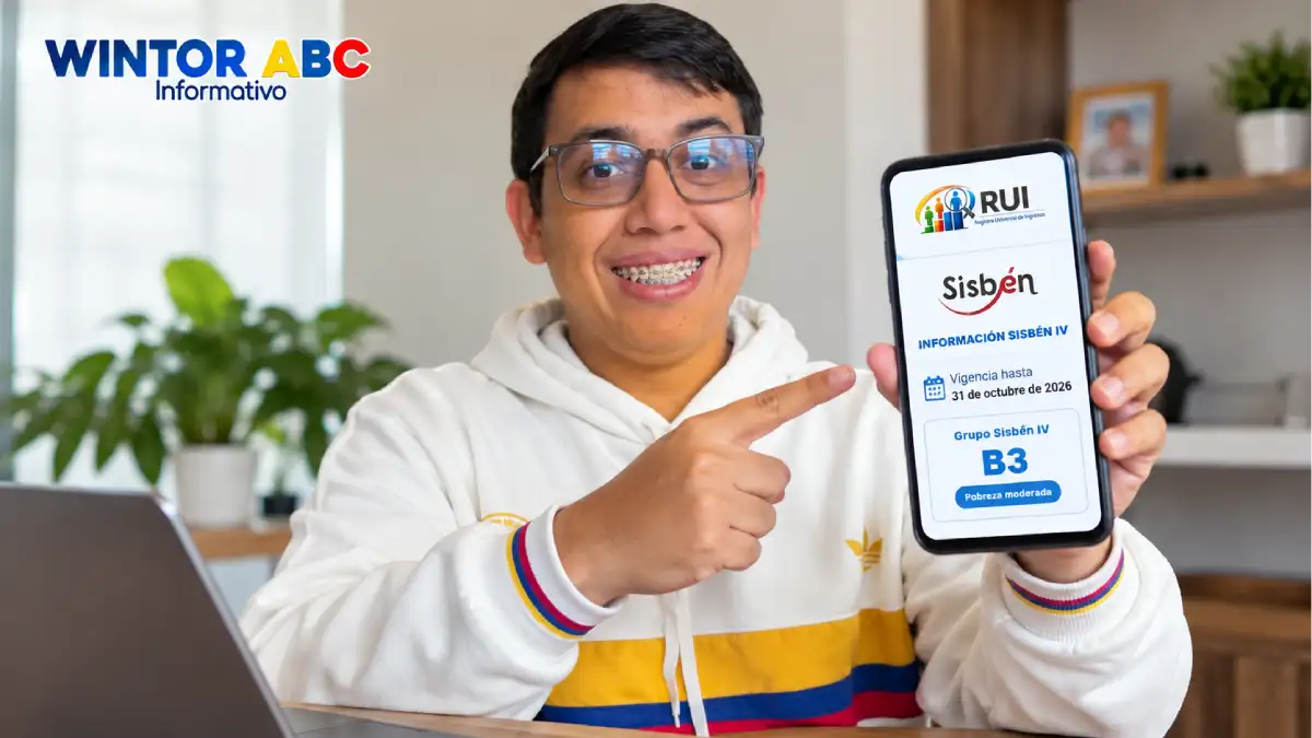 Hombre muestra en su celular la vigencia del Sisbén IV hasta el 31 de octubre de 2026 en la plataforma del RUI.