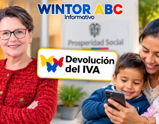 Familia consultando información relacionada con Devolución del IVA
