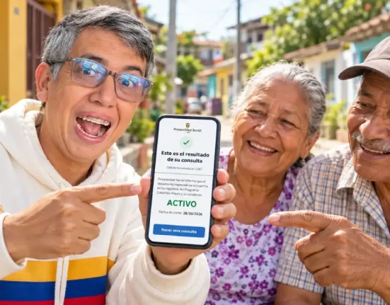 Persona mayor consulta su estado en Colombia Mayor mediante el portal oficial de Prosperidad Social.
