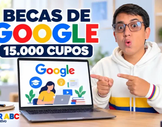 Wintor ABC señala un computador junto al anuncio de 15.000 becas de Google.