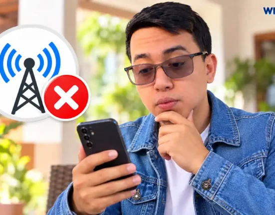 Usuario consulta desde su celular cómo cancelar un plan móvil en Colombia