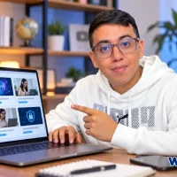 Wintor ABC señala un computador con una imagen ilustrativa de cursos virtuales de tecnología.